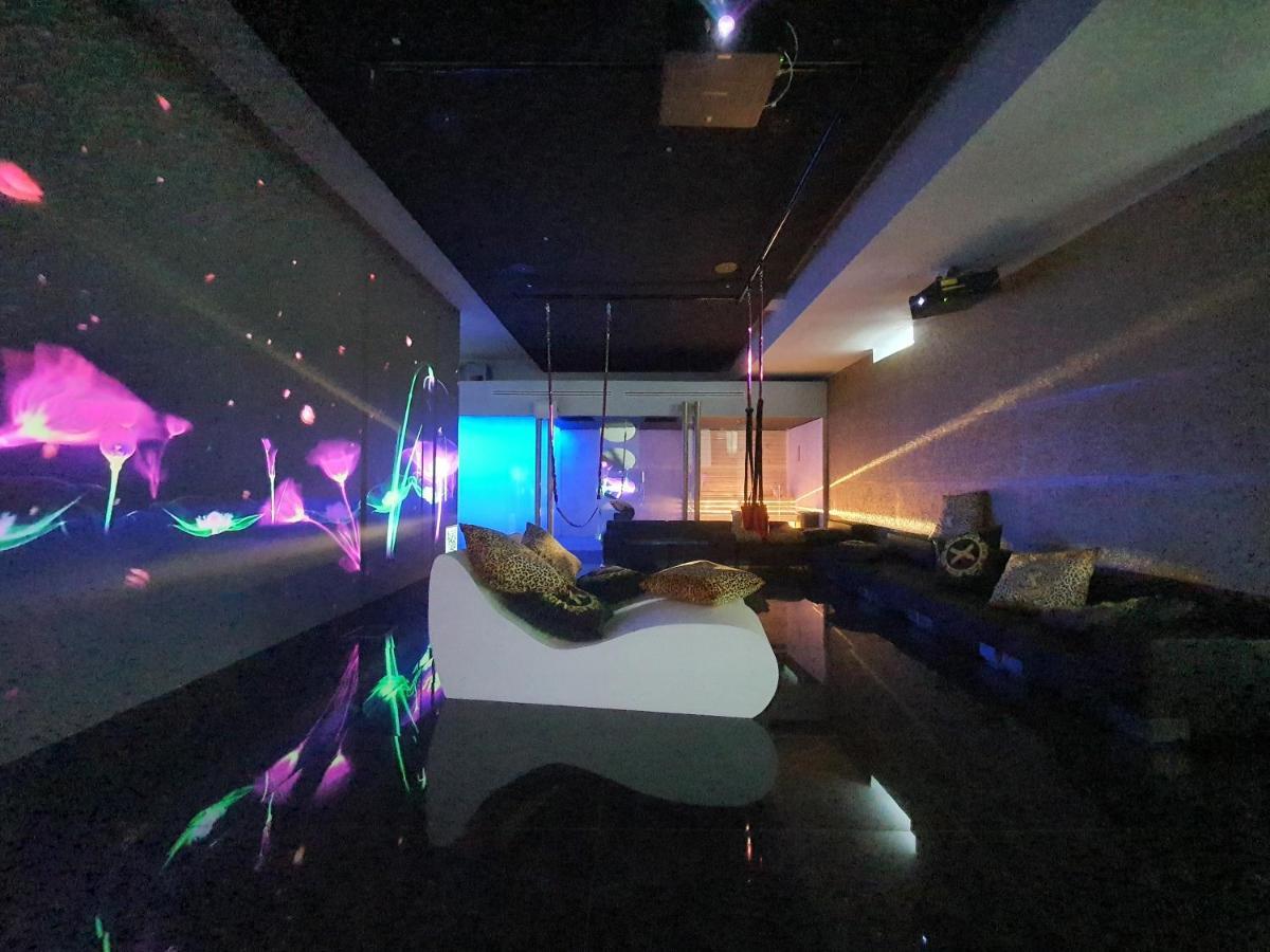 X Hotel Saviano Esterno foto