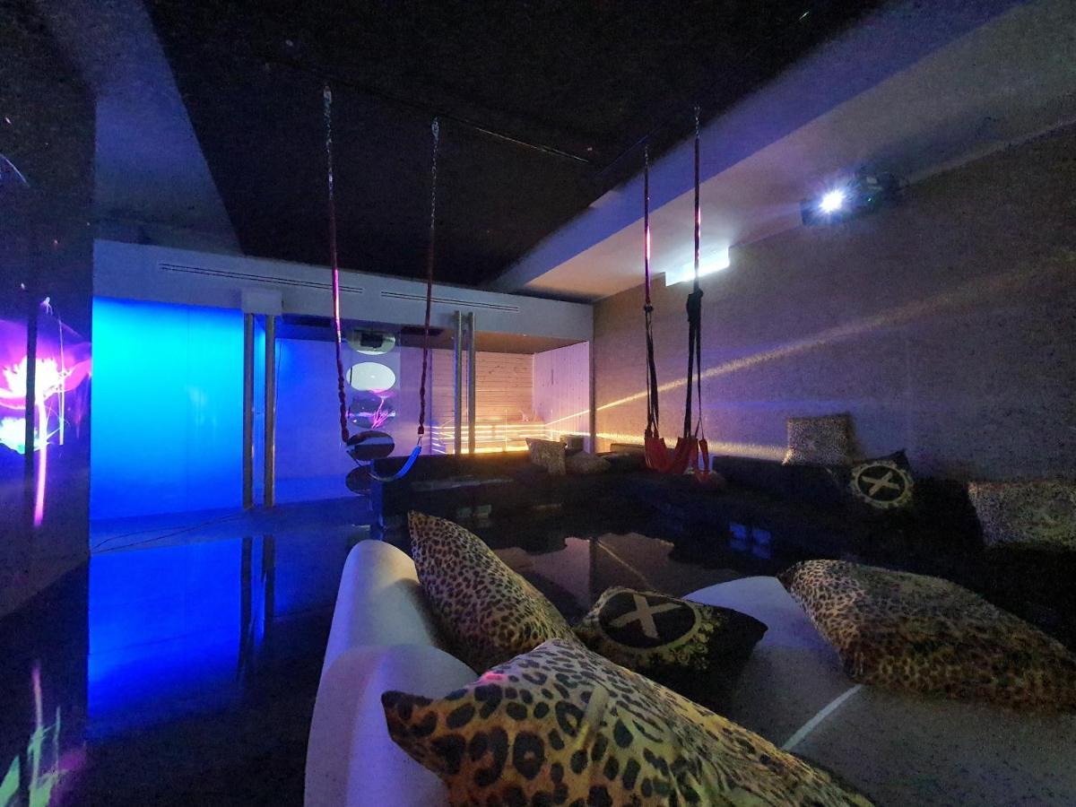 X Hotel Saviano Esterno foto