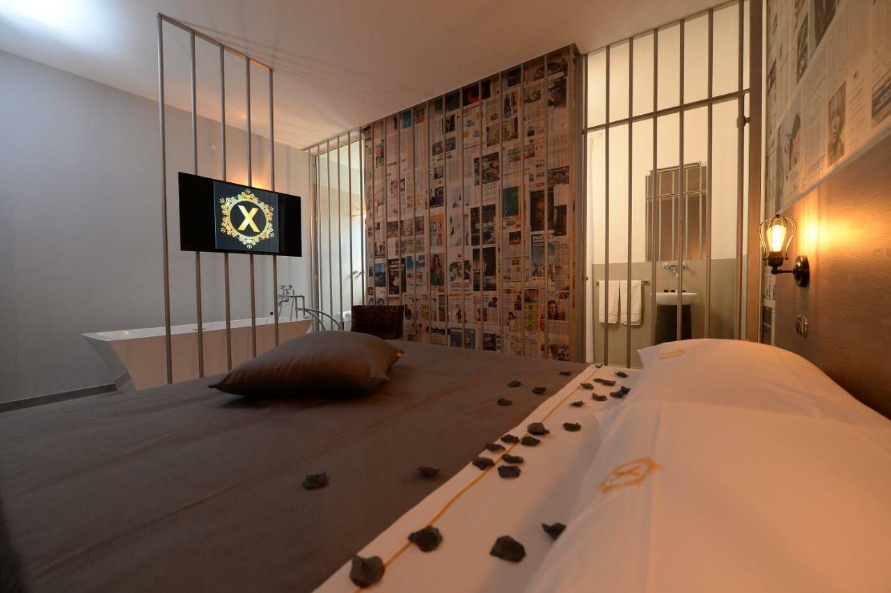 X Hotel Saviano Esterno foto