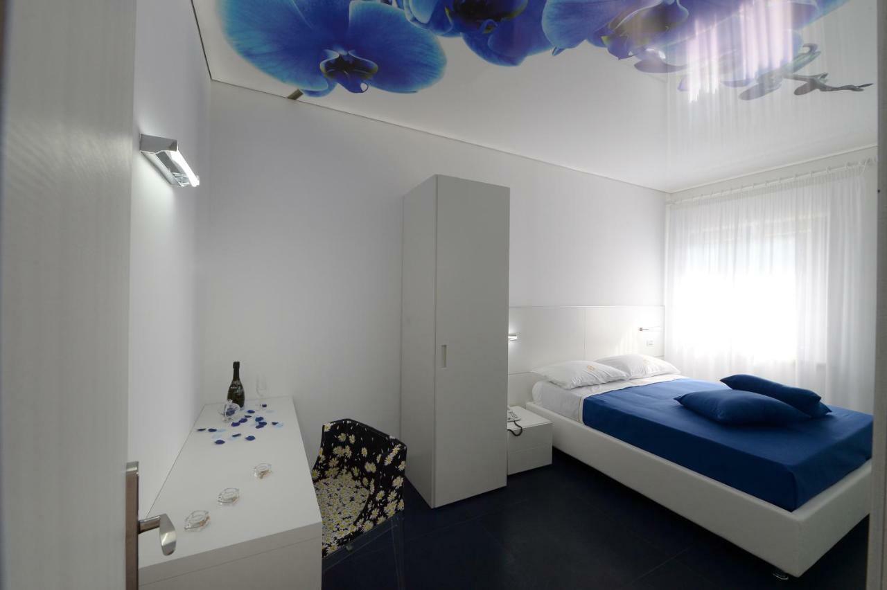 X Hotel Saviano Esterno foto
