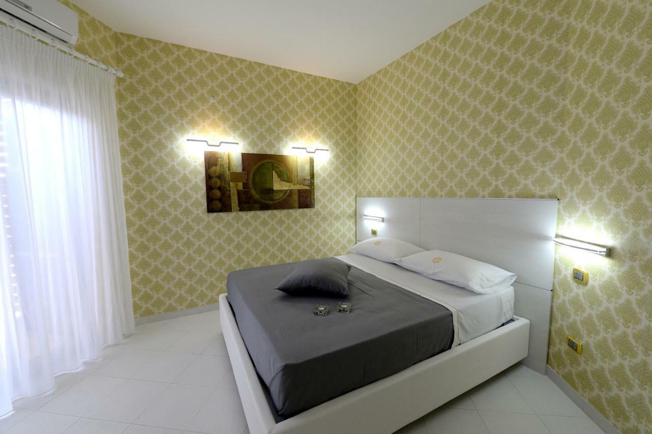 X Hotel Saviano Esterno foto