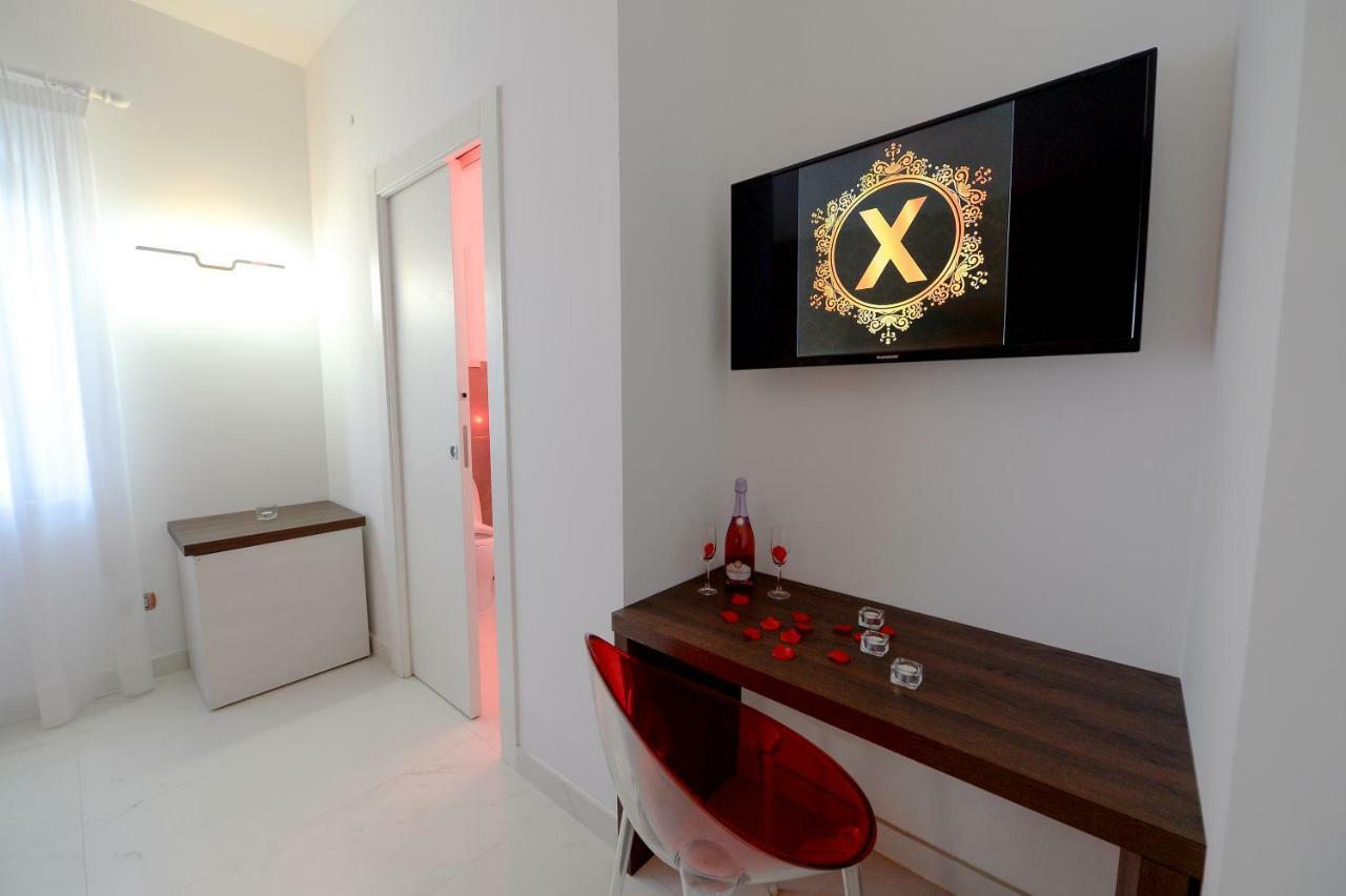 X Hotel Saviano Esterno foto