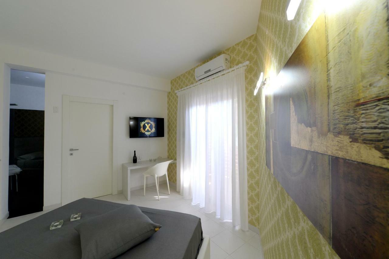 X Hotel Saviano Esterno foto