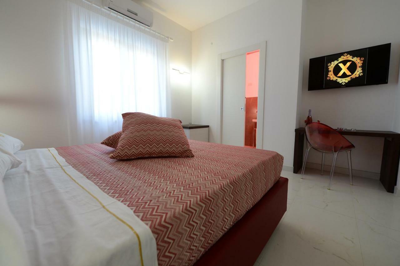 X Hotel Saviano Esterno foto