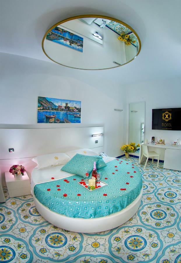 X Hotel Saviano Esterno foto